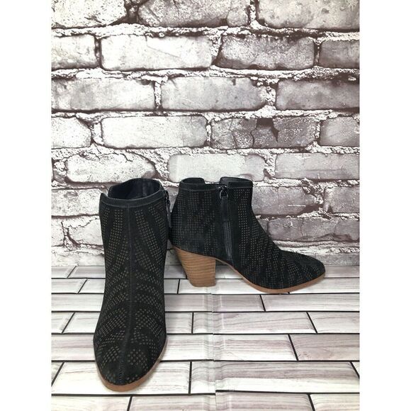 Violet & Red Jensen Black Suede Perforated Ankle Boots Block Heels Women Sz 6M - Picture 2 of 16